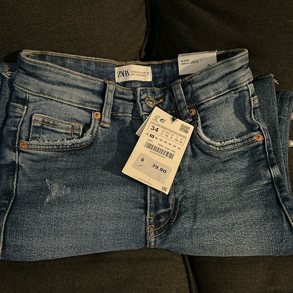 Zara Distressed High-Rise Ankle Length